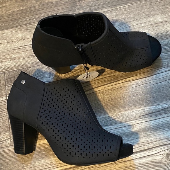 Black Gianni Bernini Peep Toe, Heel Booties - Picture 1 of 3